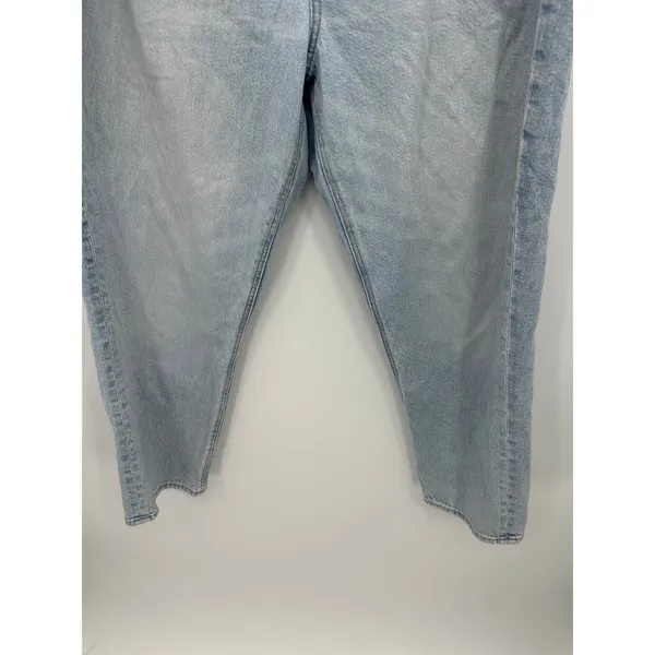 American Eagle Strigid Mom‎ Jeans Womens Sz 14 Short High Waisted Light Wash - Image 4