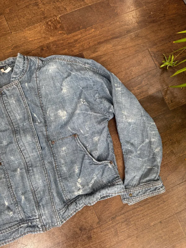 Free people Distressed Lightweight Blue Denim Jacket - Women's medium - Image 3