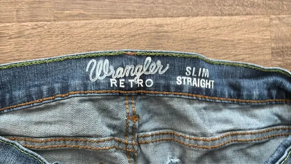 Wrangler Retro Slim Straight Jeans - Image 4