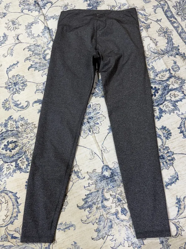 Old Navy Active Leggings - Image 3