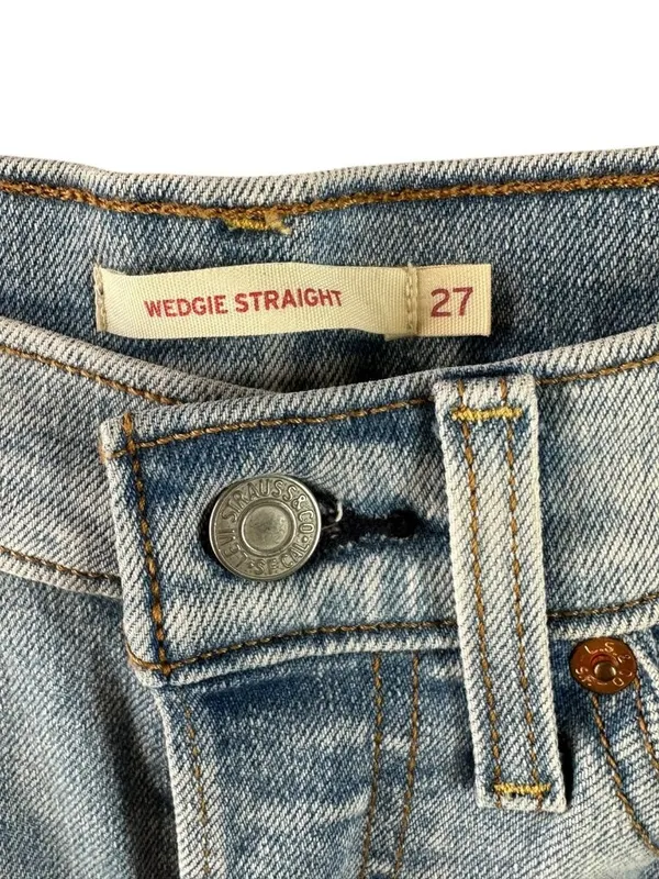 Levi’s Wedgie Straight Distressed Light Wash Jeans Button Fly Size 27 - Image 2