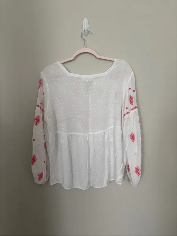 Solitaire White Peasant Tunic with Coral Embroidery - Image 3