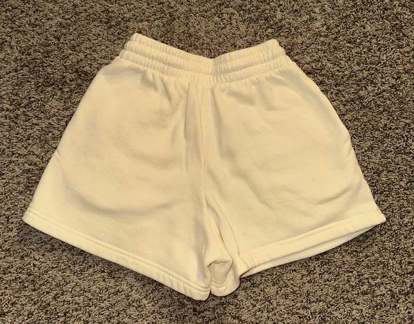 WHITE FOX BOUTIQUE yellow shorts, size XS, but they fit oversized - Image 5