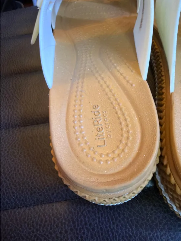 Crocs Women's Brooklyn Woven Buckle Platform Sandals - Image 5