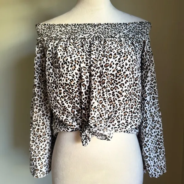 FP Movement by Free People Leopard‎ Print Blouse boho bell sleeves Y2K small P - Image 2