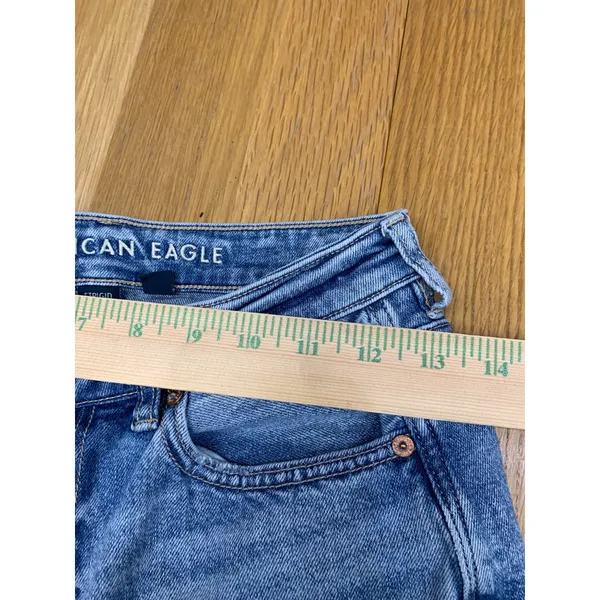 American Eagle Strigid Mom Jeans Womens 4 Regular Distressed Medium‎ Wash Blue - Image 2