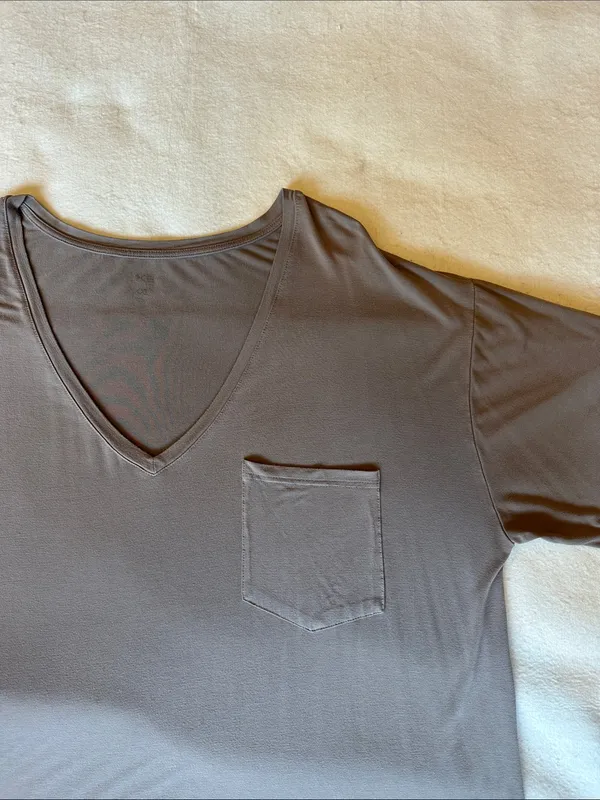 Kyte Baby Women’s Short Sleeve Bamboo V-Neck Pocket T-Shirt - Gray/Plum XXL - Image 3