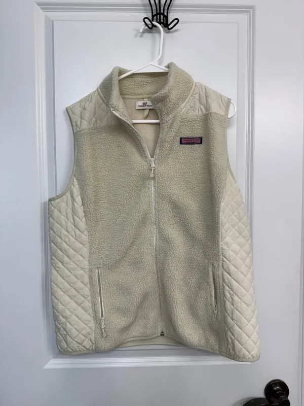 Vineyard Vines Cream Sherpa Quilted Full Zip Vest Women’s L - Image 3