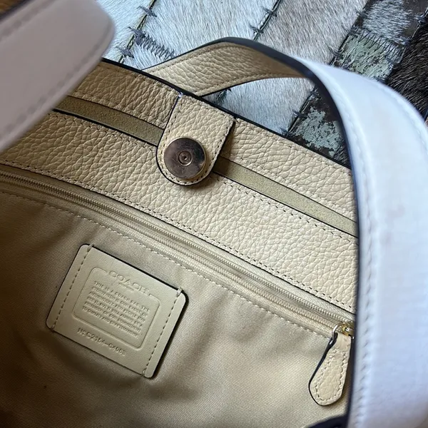 COACH Vintage Horse and Carriage Leather Tote Bag Creme - Image 5