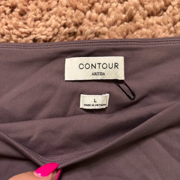 Aritzia Babaton Original Contour Squareneck Longsleeve Crop Top Women’s Size L - Image 4