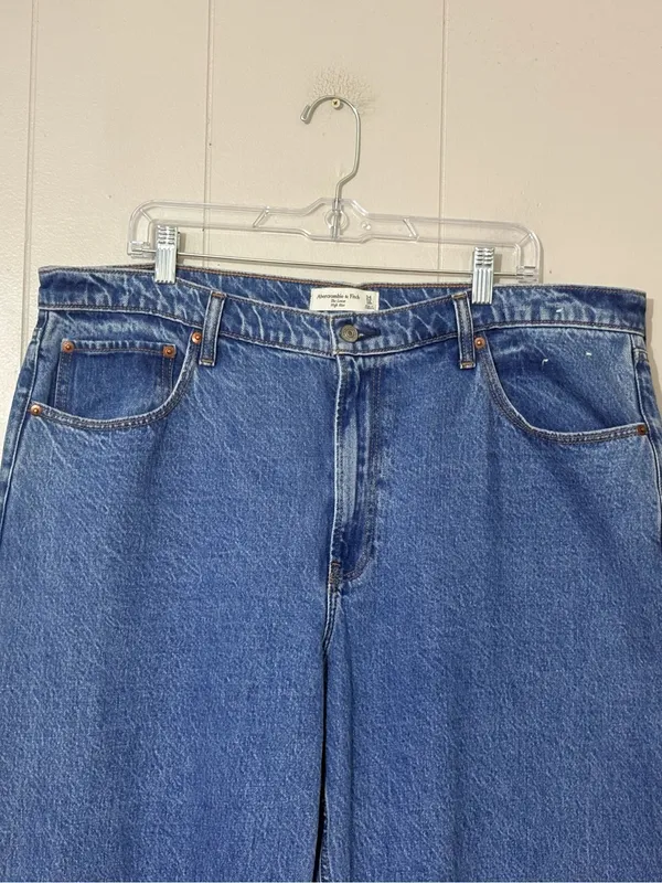 Abercrombie & Fitch The Loose High Rise Jeans Medium Wash Size 34 / 18 - Image 2