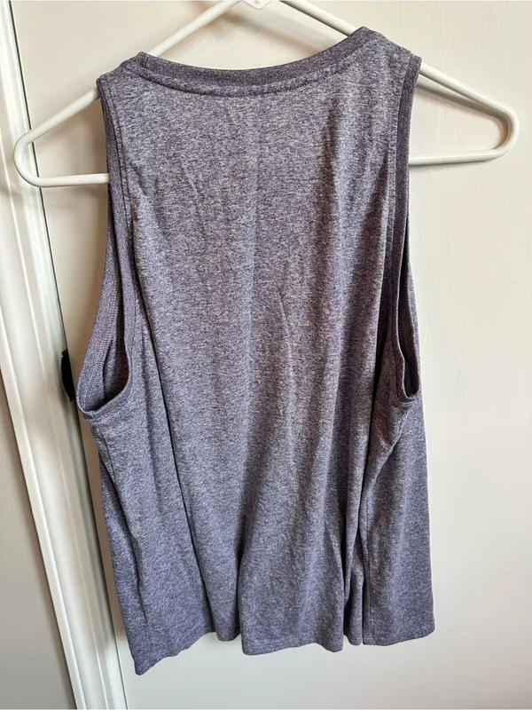 Nike Women's purple Dri-FIT Tank Top - Image 3