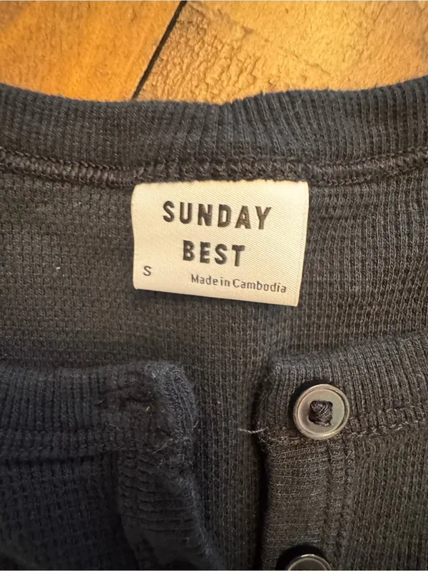 ARITZIA | Sunday Best‎ Crop Henley Tee Black - Image 3