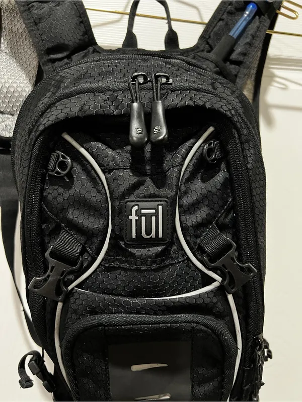 FUL Unisex Multi Sport Hydration Cargo Black With Hydration bladder plastic bag - Image 10