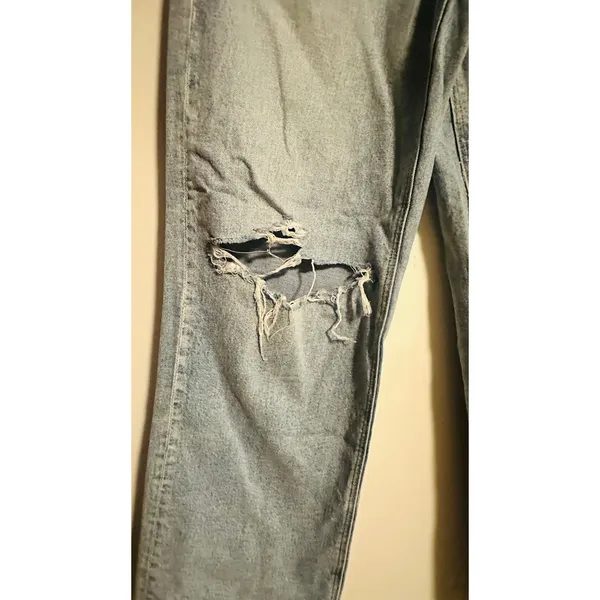 AMERICAN EAGLE Skylight Blue Strigid Ripped Knee High-Waisted Stovepipe Jeans - Image 7