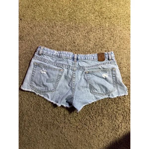 Rip‎ Curl Womens Distressed Denim Cut Off Shorts Light Wash Button Fly Size 7 - Image 4