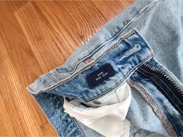 Gap mom Jeans  - Image 3