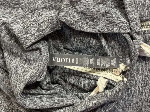 Vuori Halo performance hoodie charcoal heather size large VW201 - Image 4