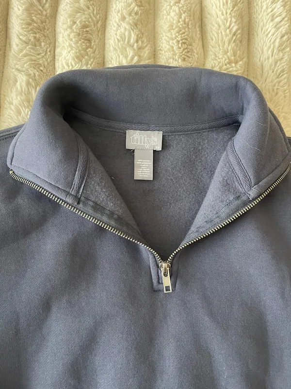 Tillys Crewneck Cropped Blue - Image 2