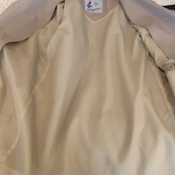 Elegant Beige Trench Coat Tan Size 6P - Image 8