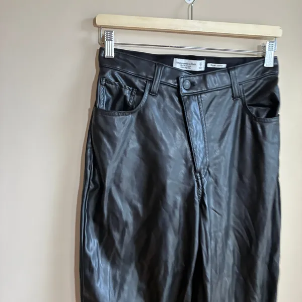 Abercrombie & Fitch vegan leather black the 90's straight ultra high rise 27 - Image 2