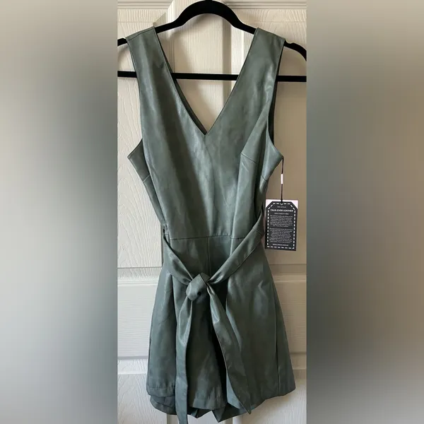 Anthropologie Avec Les‎ Filles Faux Leather Cross Back Fairycore Romper Sz S Grunge - Image 9