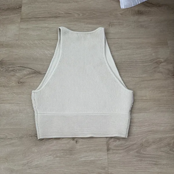 Aritzia Babaton White Sculpt Knit High Neck Crop Top - Image 5