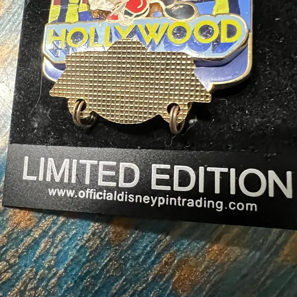 Disney Vintage new Disneyland Trading pin limited Edition CA adventure Hollywood - Image 2