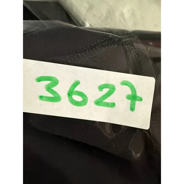 Lululemon Black Seamed Athletic‎ Yoga Leggings Pants Size 6 Mid Rise 27 Inseam - Image 9