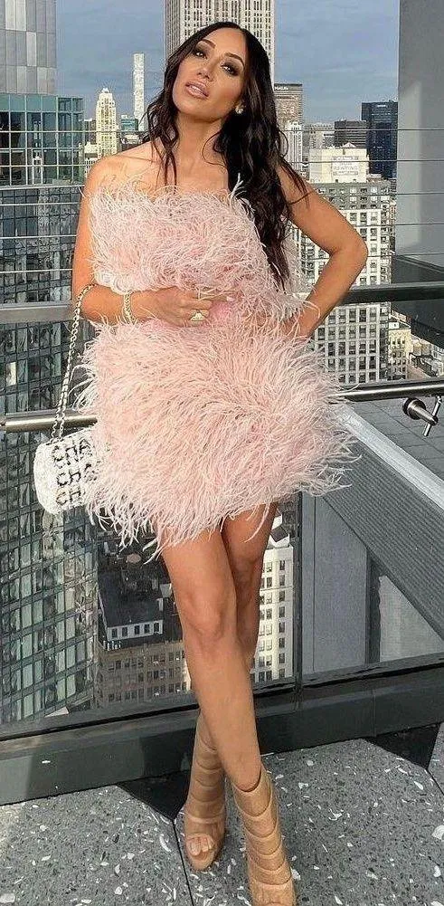 House Of CB NWT SHIRA BLUSH BONED STRAPLESS FEATHER DRESS. Size Medium. Rare and sold out. *no belt - Image 8