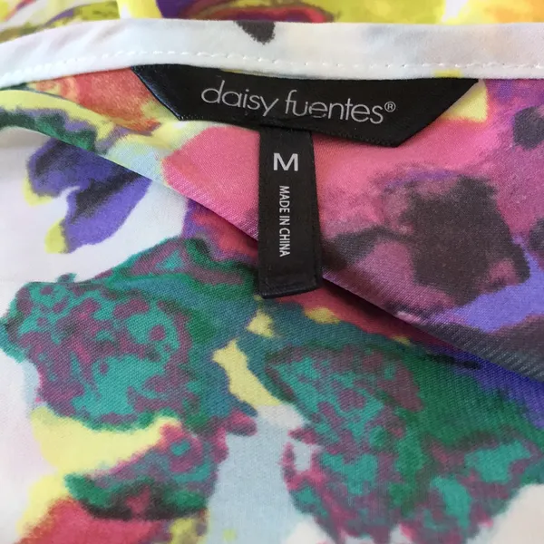 FINAL MARKDOWN Ladies daisy fuentes top medium - Image 6