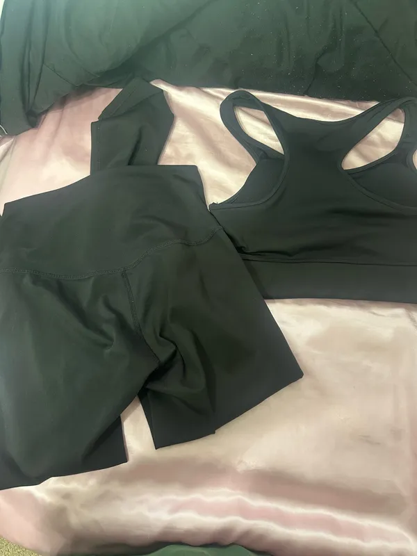 Black leggings and bra set - Image 2