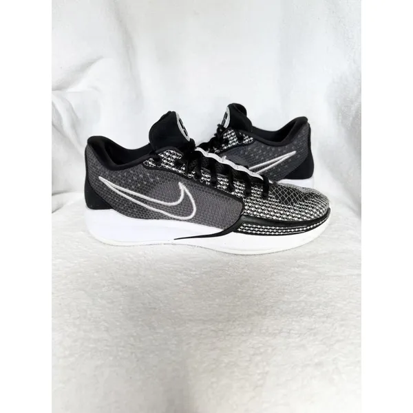 Nike Sabrina 1 Women’s 8 Good condition Black/White - Image 7