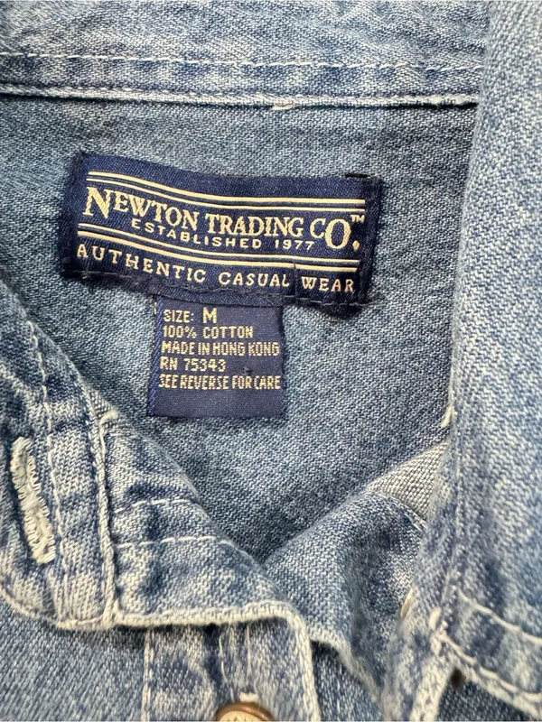 Newton Trading Co. Denim Button Front Shirt Medium Wash Chambray Size M - Image 8