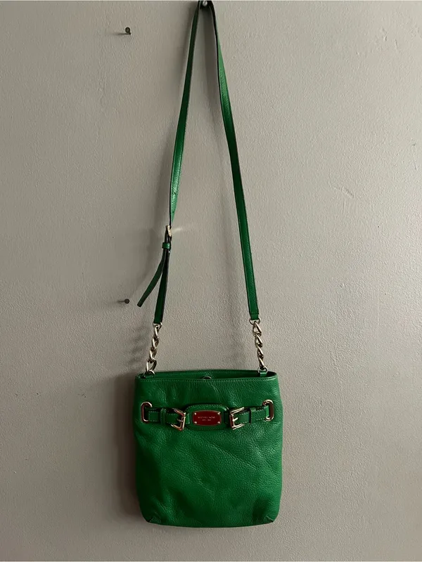 Michael Kors Hamilton Kelly Green Pebbled Leather Crossbody Bag Gold Hardware - Image 6