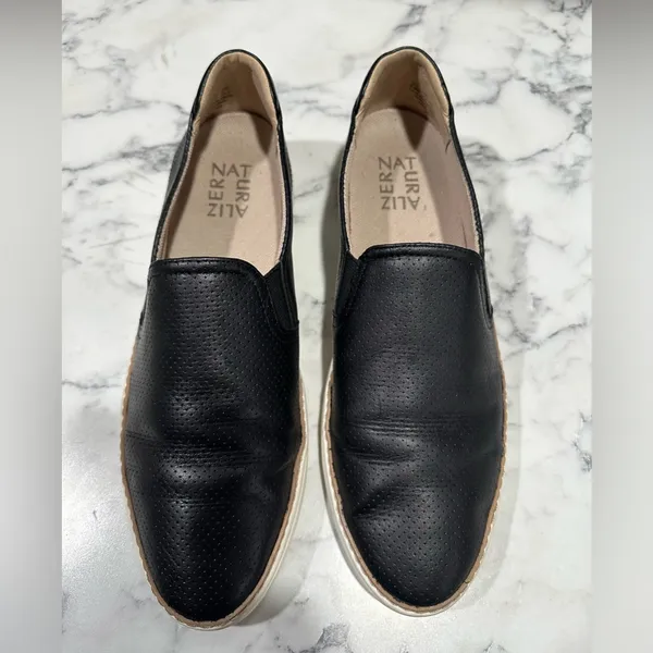 Naturalizer women’s size 7.5 slip‎ on loafers black leather white - Image 3