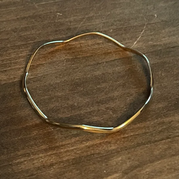 Vintage Wavy Gold Bangle Bracelet - Image 3