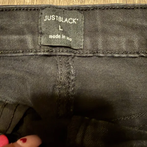 Just Black Denim Black Mini Skirt Size Large Distressed Raw Hem Stretch - Image 2