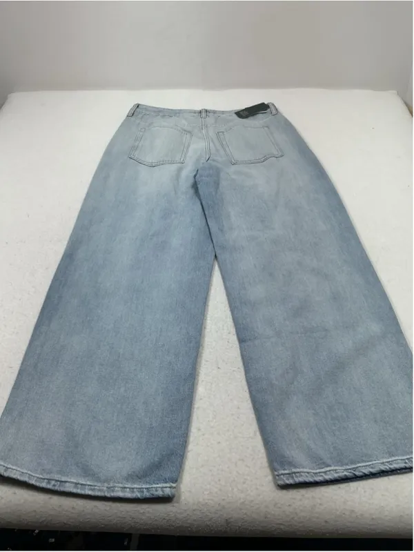 Wild Fable Women’s Low Rise Baggy Light Wash Blue Denim Jeans Size 10 - Image 2