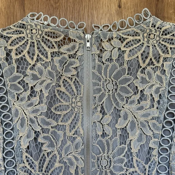 Storia Women's Blue And‎ Tan Floral Lace Prairie Top Size M - Image 8