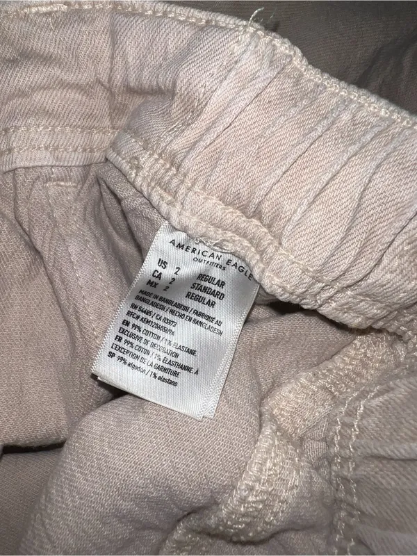 American Eagle Stretch Tomgirl Utility Jogger in Cream Size 2 Regular - Image 9