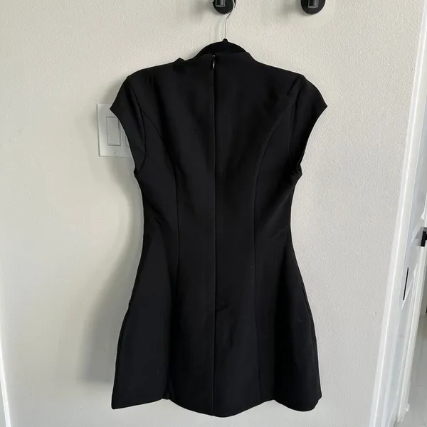 Bardot delphi hourglass mini dress in black - Image 6