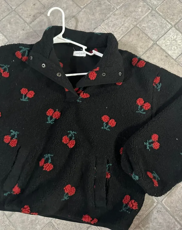 Vestique Sweater - Image 3