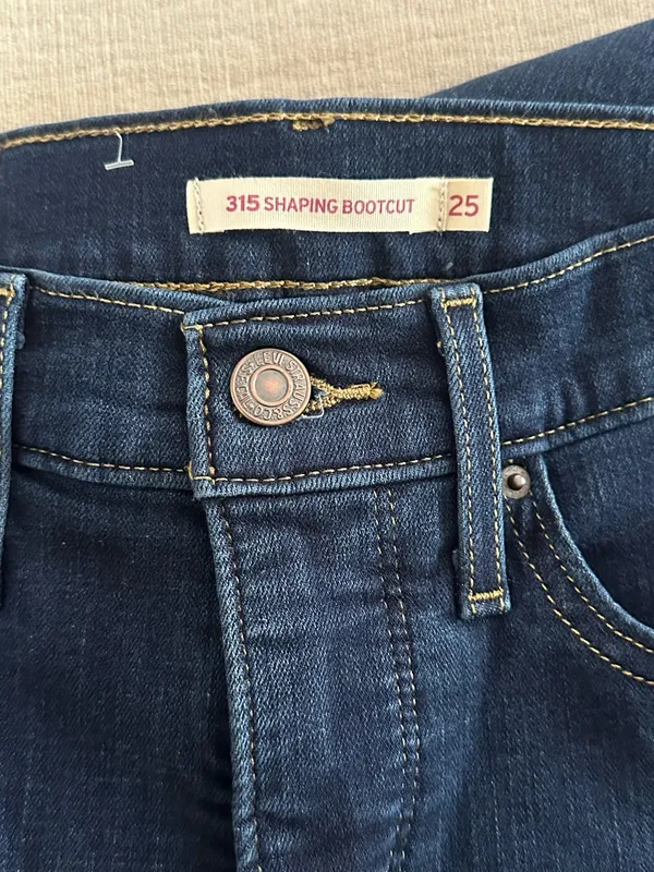 Levi’s 315 Shaping Bootcut Jeans - Image 2
