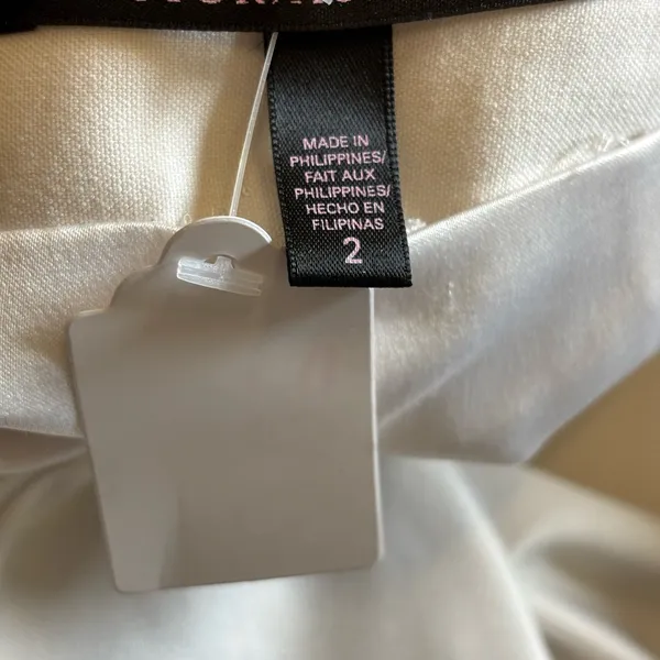 Chic White Pencil‎ Skirt Size 2 - Image 2