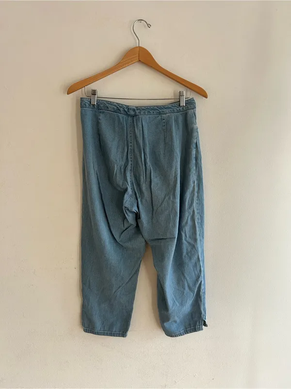 Vintage bill Blass high waisted denim capris - Image 7