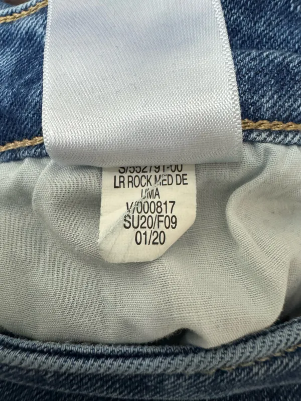 Old Navy Rockstar Low Rise Super Skinny Distressed Jeans Size 8 - Image 7