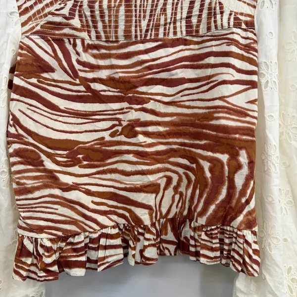 Anthropologie Love The Label Zebra Eyelet Puff Sleeve Smocked Blouse M - Image 2