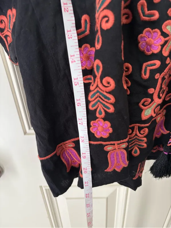 Roller Rabbit Jodha Embroidery Gracia Top Size Large - Image 3