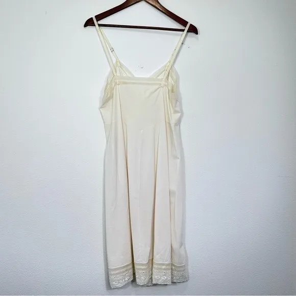 Vintage‎ Vanity Fair Slip Dress Nightgown Cream Delicate Spaghetti Strap Slip - Image 6